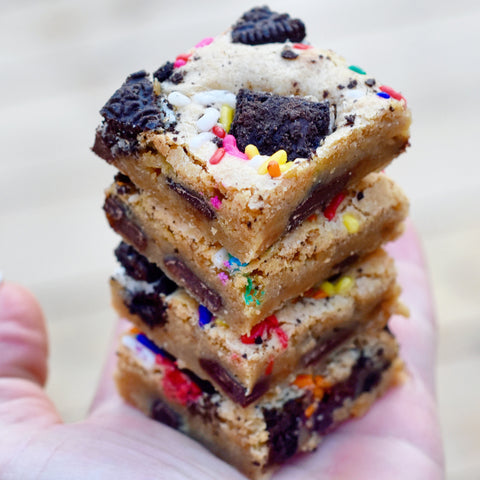 FUNFETTI OREO BLONDIES