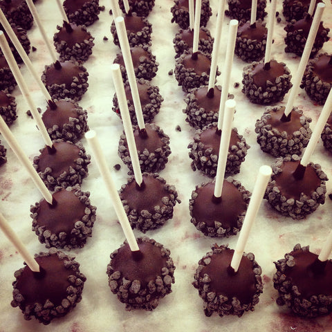 CHOCOLATE CAKE POPS