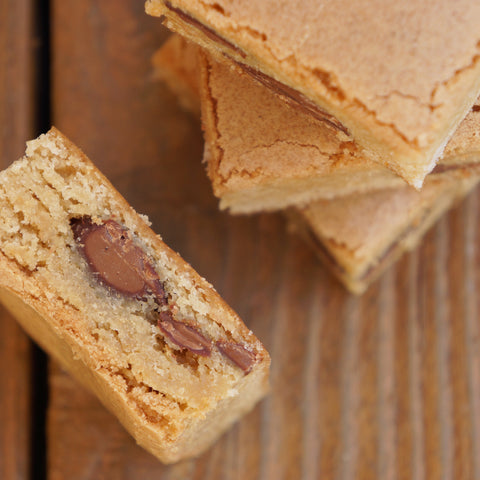 CHOCOLATE CHUNK BLONDIES